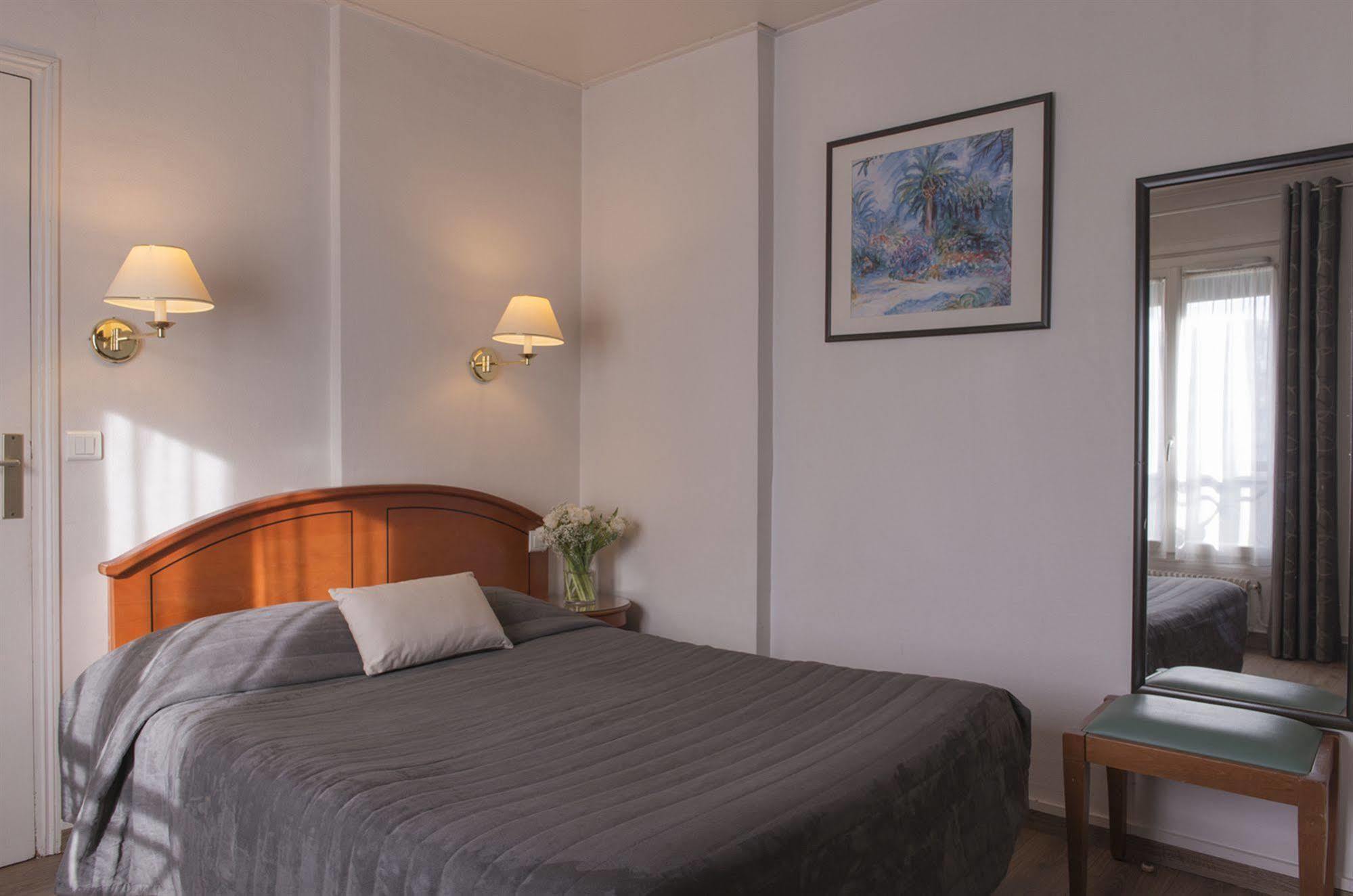 Hotel De Geneve Paris Exterior photo
